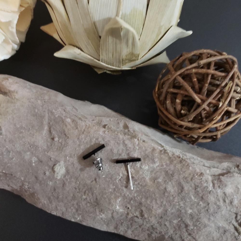 SALE⚡️NEW FANTASTIC BLACK TBAR  STUDS